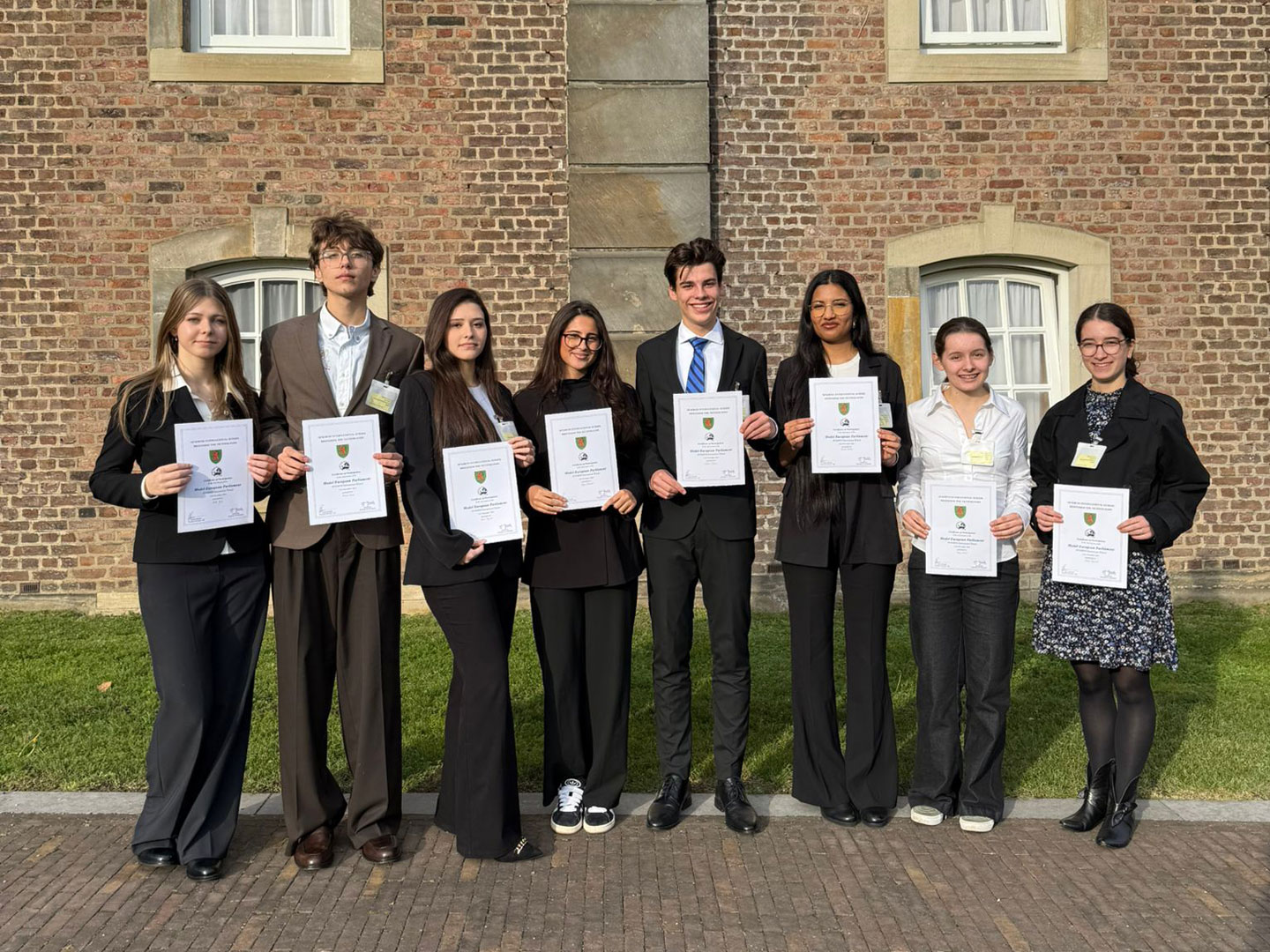 Du betrachtest gerade Schülerinnen und Schüler des Georg-Büchner-Gymnasiums nehmen mit Unterstützung der Bürgerstiftung an einem Debattierwettbewerb in Kerkrade teil